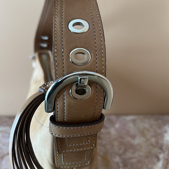 Coach Soho Small Leather Tan Heather Hobo Shoulder Bag With Stitching. - Picture 4 of 16